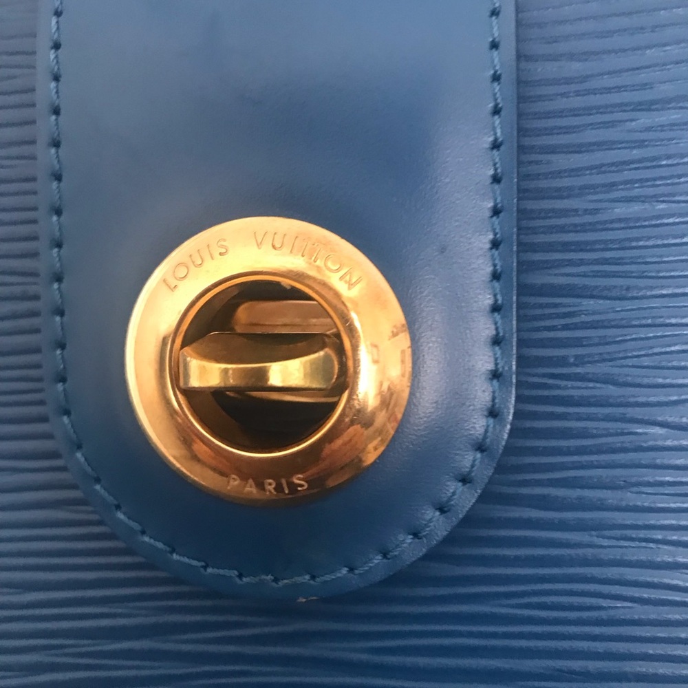 Louis Vuitton Cluny Shoulder Bag SP1925 Toledo Blue Epi - Picture 8 of 14